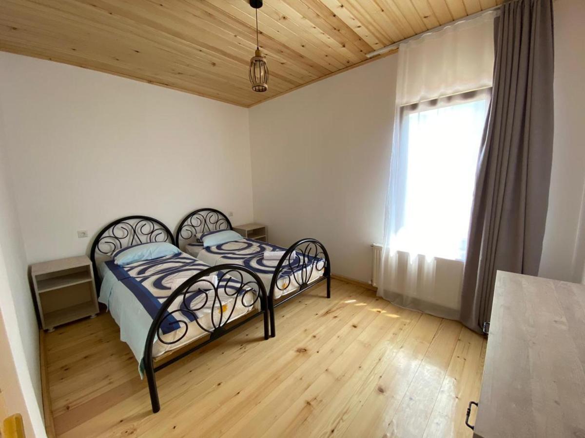Cottage Qel Местія Екстер'єр фото