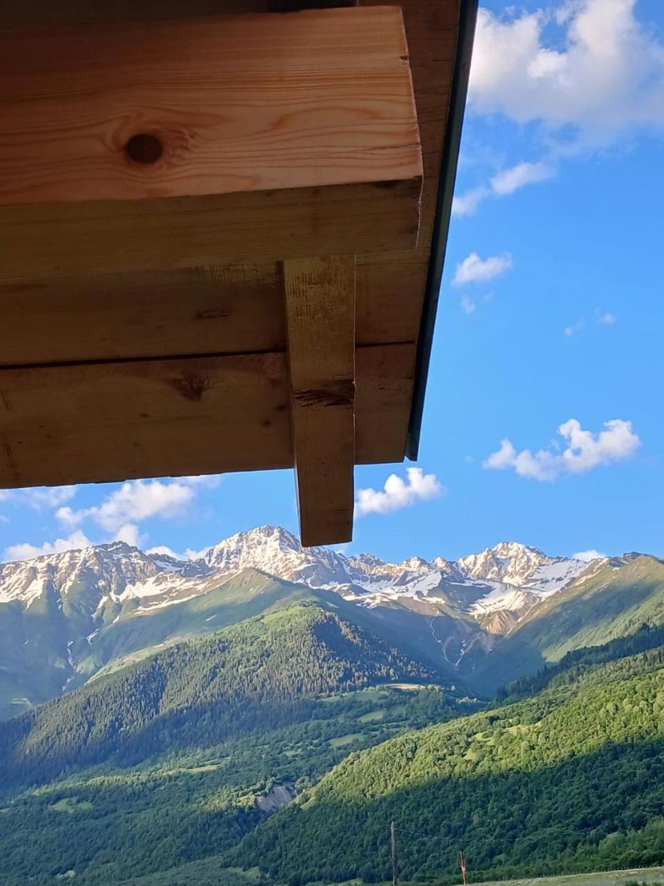 Cottage Qel Местія Екстер'єр фото
