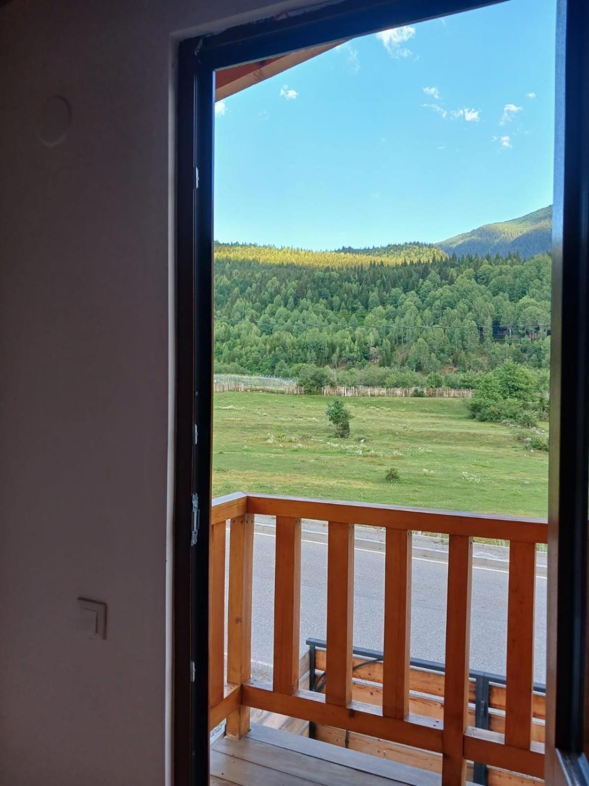 Cottage Qel Местія Екстер'єр фото